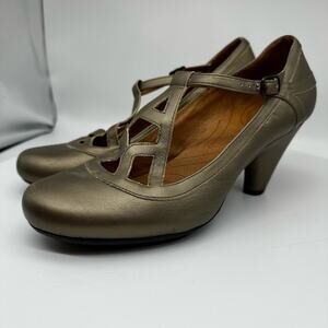 Clarks Indigo Women's Plush Silk Leather T Strap Pumps Size 9.5